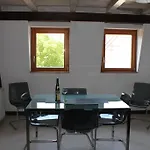 شقة Nana's